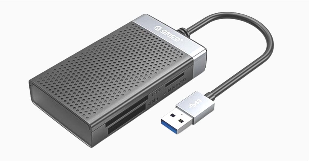 Kártyaolvasó ORICO USB 3.0 CL4D-A3-BK-BP Card Reader